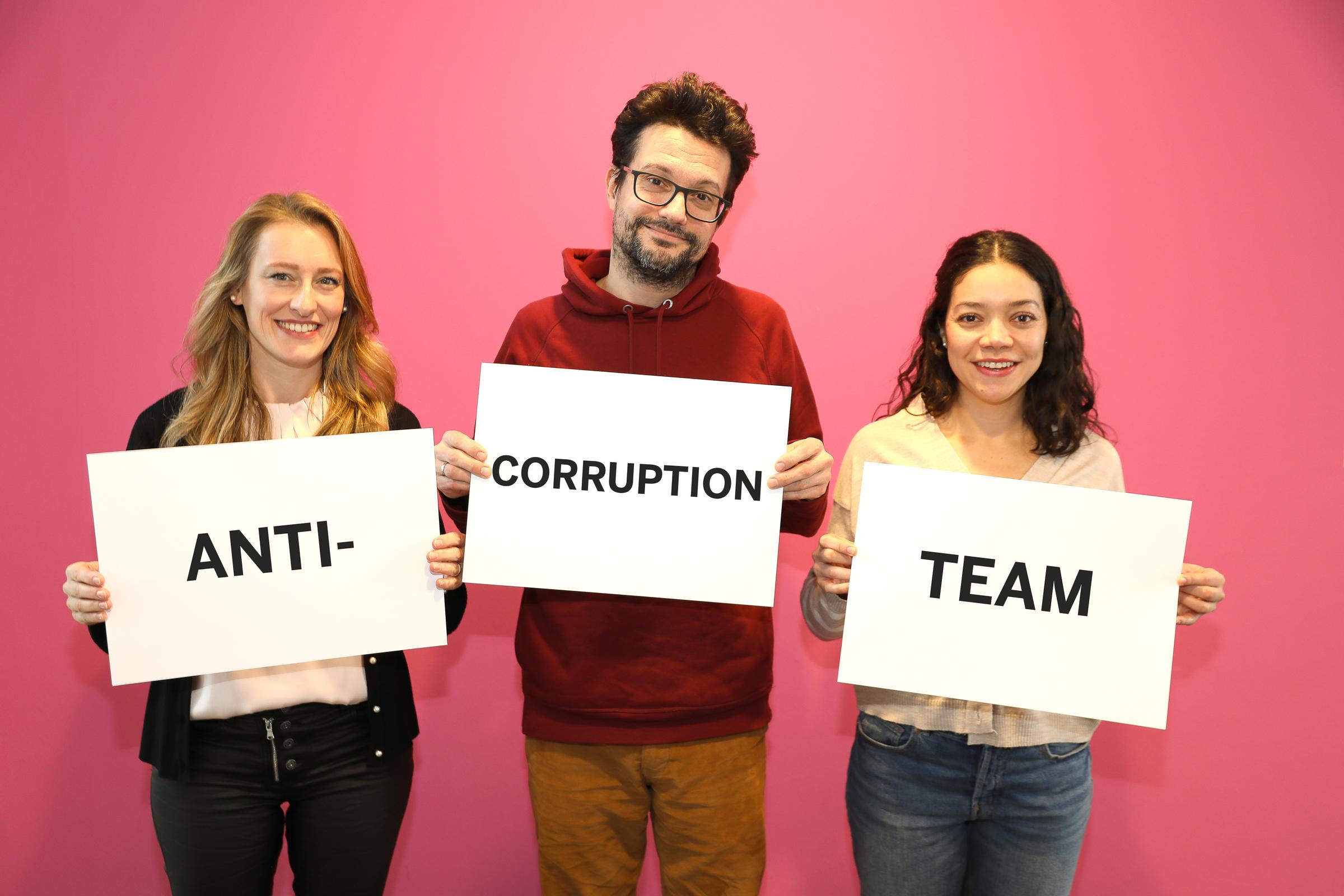 Das Antikorruptions-Team - zwei Frauen, ein Mann (Quelle: Ralf Krämer)